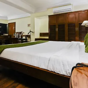 Treebo Trend Trinity Residency Hotel New Delhi